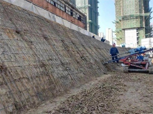 玛多建筑边坡支护